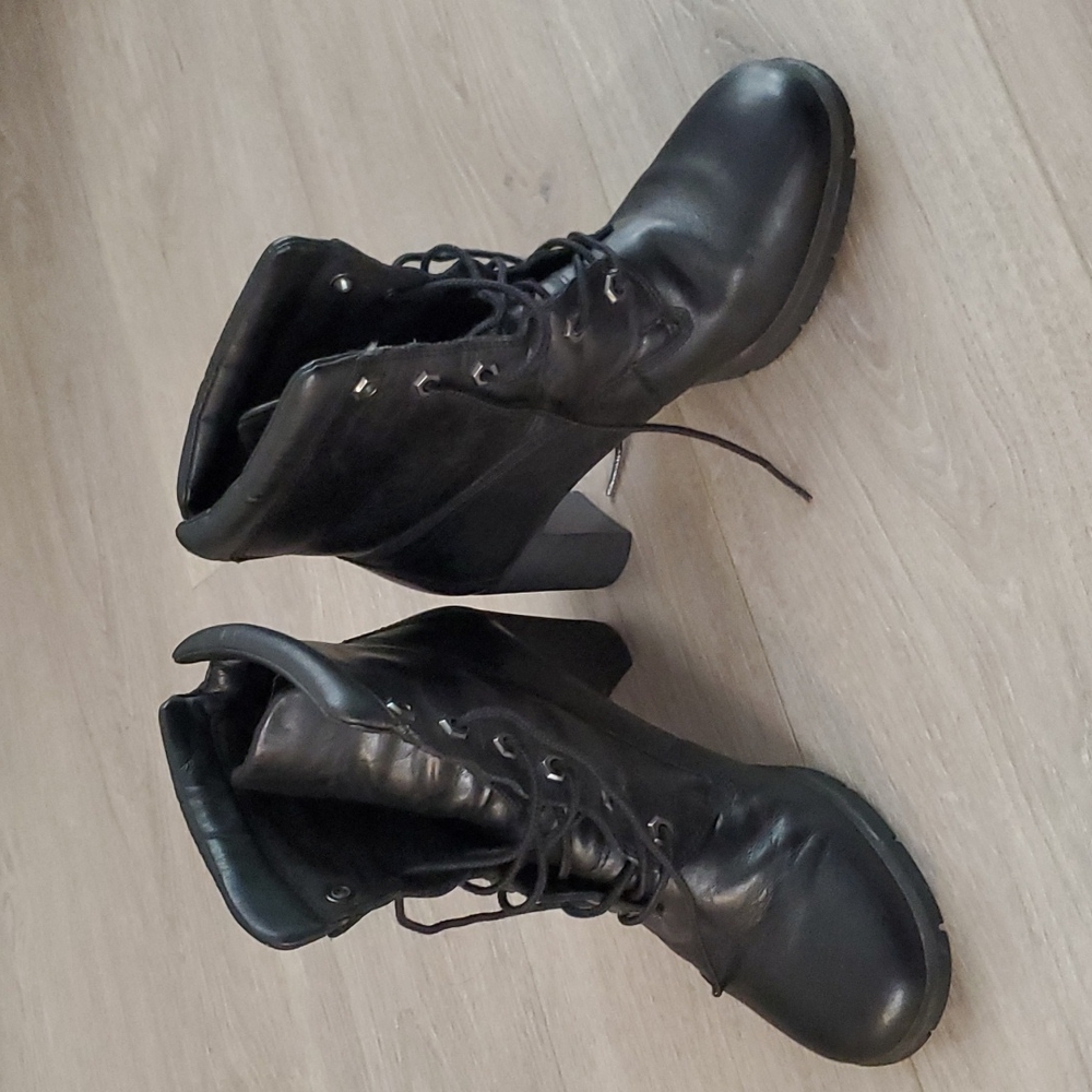 Timberland Leather Black Lace up Boots 90s/2000s 7.5 Cute